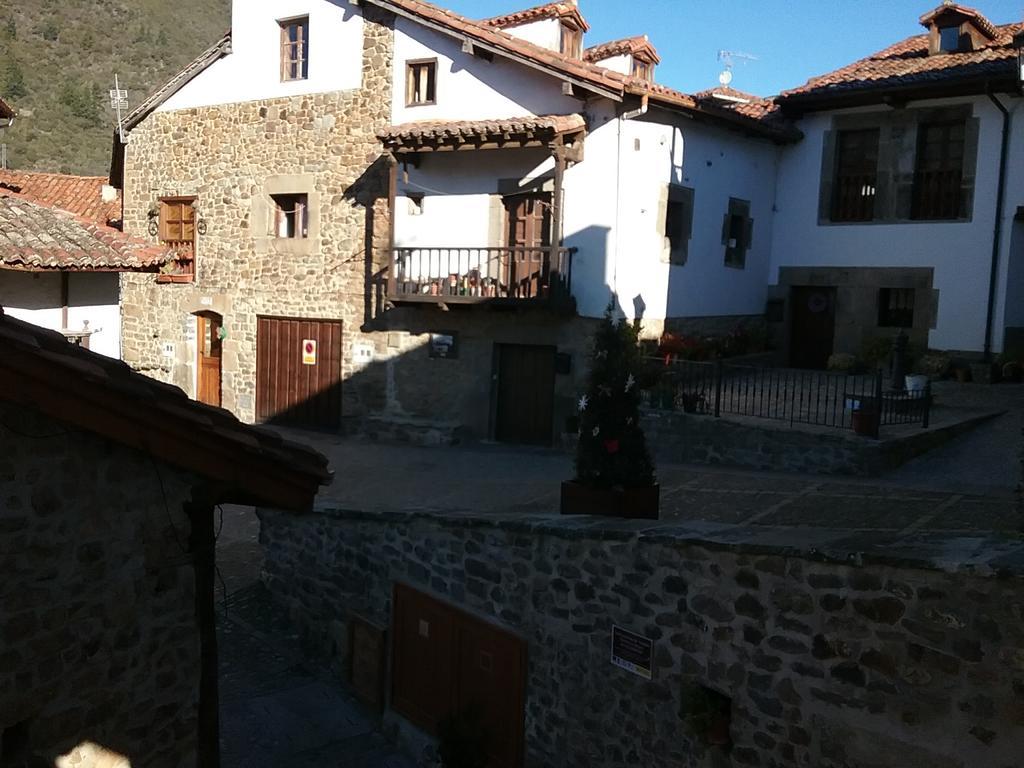 Apartamentos Casa De La Abuela Potes Exterior photo